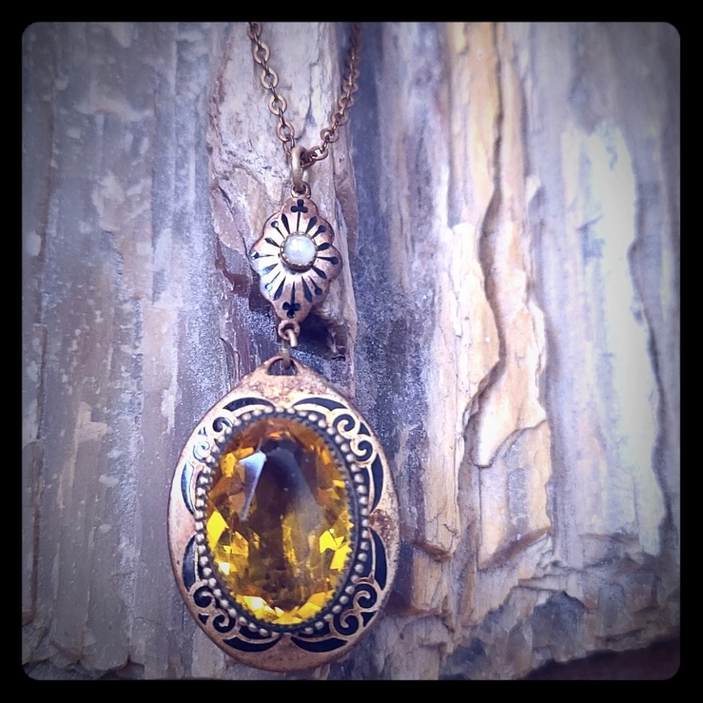 Vintage Necklace Pendant on Chain